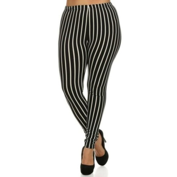 Extra Plus Size Black and White Vertical Pinstripe Leggings‎ - Picture 4 of 9